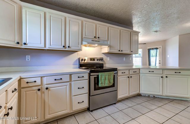 3424 N 9th Street, Ocean Springs, MS 39564