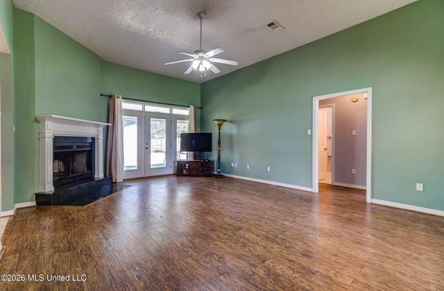 3424 N 9th Street, Ocean Springs, MS 39564