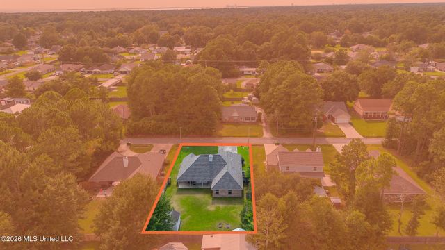 3424 N 9th Street, Ocean Springs, MS 39564