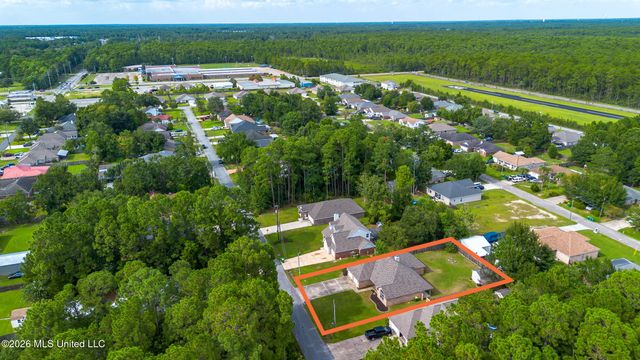 3424 N 9th Street, Ocean Springs, MS 39564
