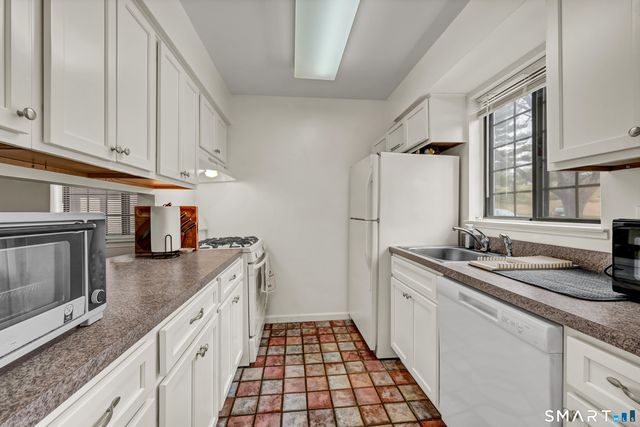 11 Eden Court 11, Brookfield, CT 06804