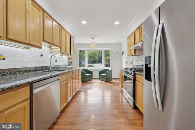 12126 WESTWOOD HILLS DR, Herndon, VA 20171