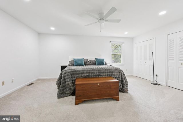 12126 WESTWOOD HILLS DR, Herndon, VA 20171