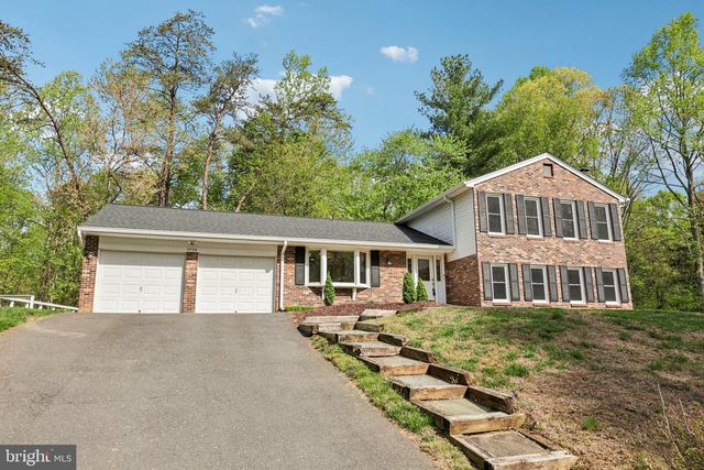 12126 WESTWOOD HILLS DR, Herndon, VA 20171