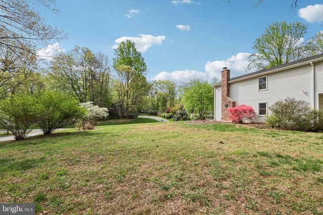 12126 WESTWOOD HILLS DR, Herndon, VA 20171