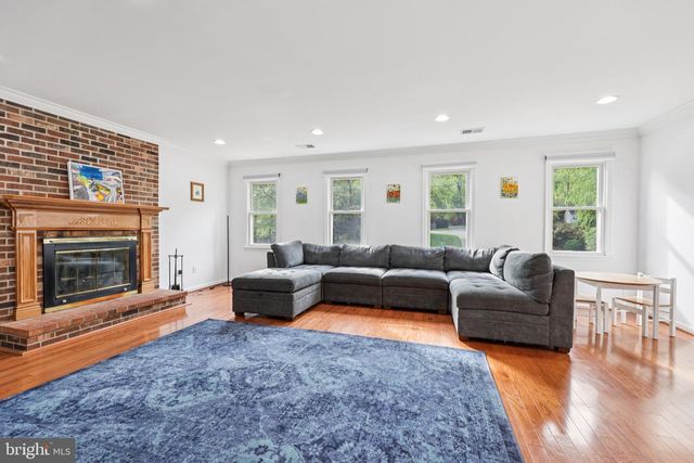 12126 WESTWOOD HILLS DR, Herndon, VA 20171
