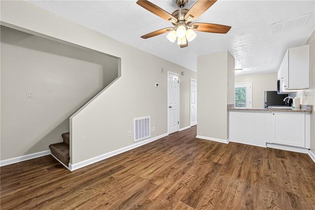 5148 Spring Street, Flowery Branch, GA 30542