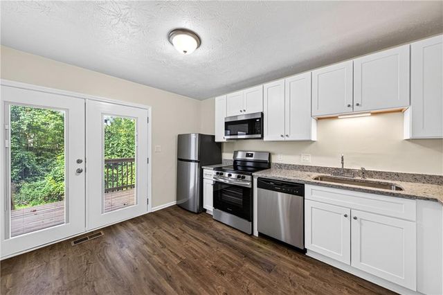 5148 Spring Street, Flowery Branch, GA 30542