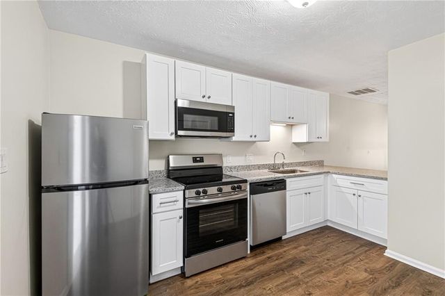 5148 Spring Street, Flowery Branch, GA 30542