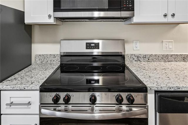 5148 Spring Street, Flowery Branch, GA 30542