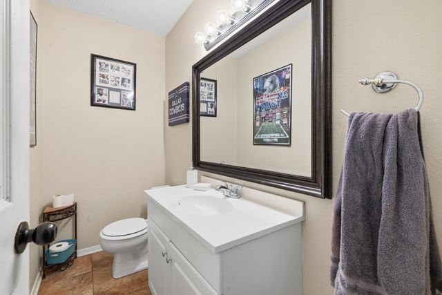 1409 Bassett Rd, Palestine, TX 75803