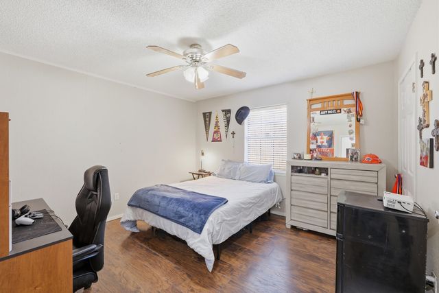 1409 Bassett Rd, Palestine, TX 75803