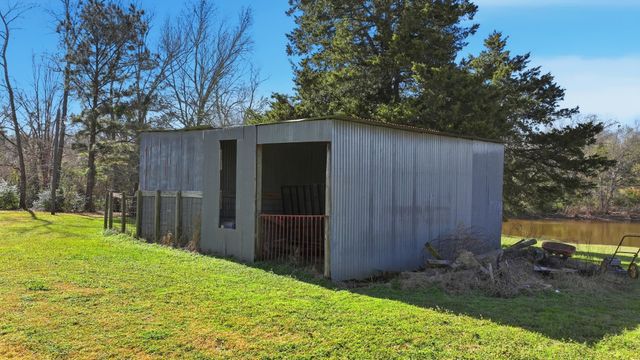 1409 Bassett Rd, Palestine, TX 75803