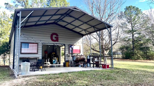 1409 Bassett Rd, Palestine, TX 75803