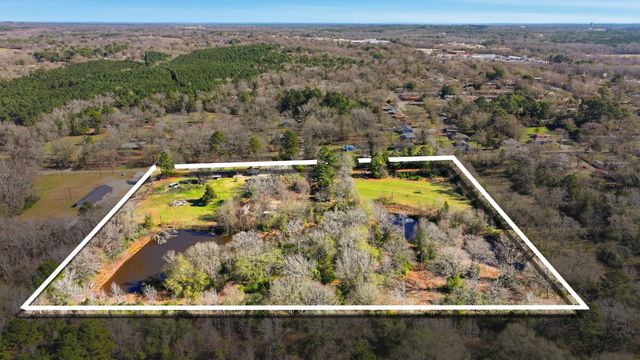 1409 Bassett Rd, Palestine, TX 75803