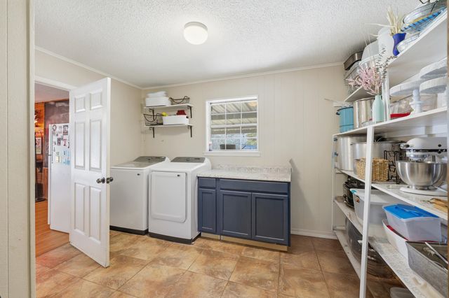 1409 Bassett Rd, Palestine, TX 75803