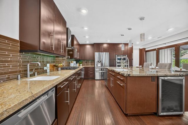 1601 Potrero Way, Sacramento, CA 95822