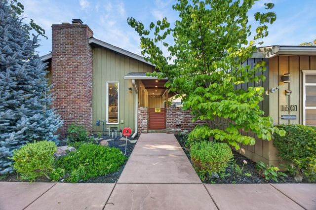 1601 Potrero Way, Sacramento, CA 95822