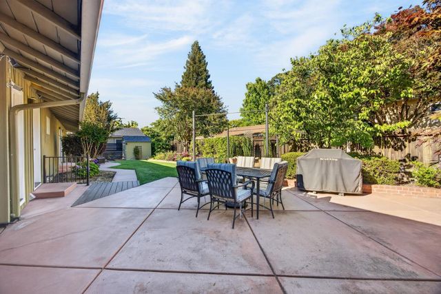 1601 Potrero Way, Sacramento, CA 95822