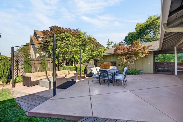 1601 Potrero Way, Sacramento, CA 95822