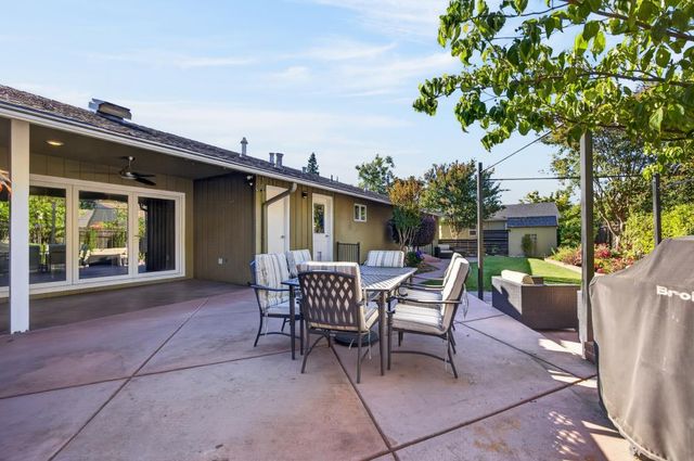 1601 Potrero Way, Sacramento, CA 95822