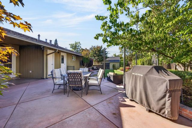 1601 Potrero Way, Sacramento, CA 95822