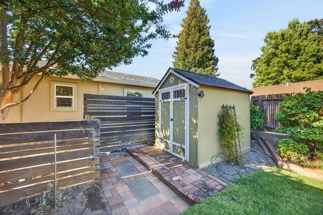 1601 Potrero Way, Sacramento, CA 95822