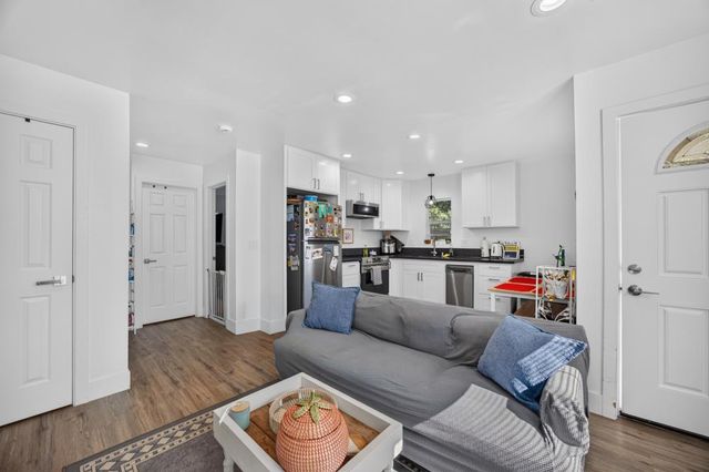 1601 Potrero Way, Sacramento, CA 95822