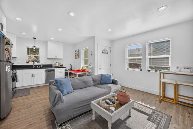 1601 Potrero Way, Sacramento, CA 95822