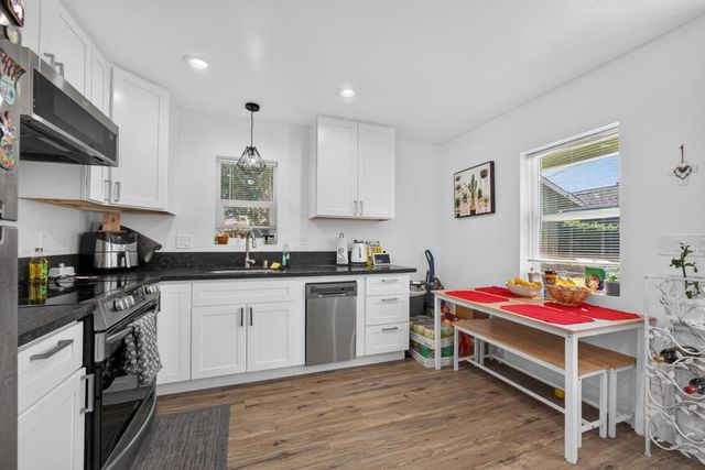 1601 Potrero Way, Sacramento, CA 95822