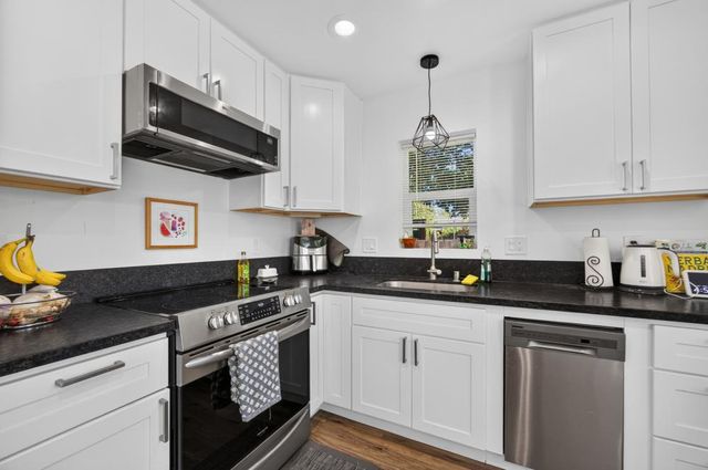 1601 Potrero Way, Sacramento, CA 95822