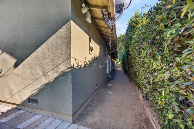 1601 Potrero Way, Sacramento, CA 95822
