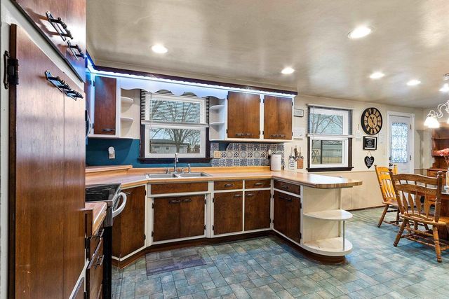 684 LIDA LANE, Green Bay, WI 54304