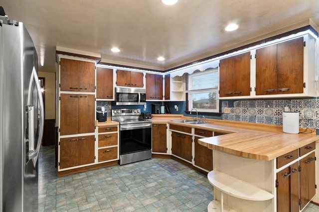 684 LIDA LANE, Green Bay, WI 54304