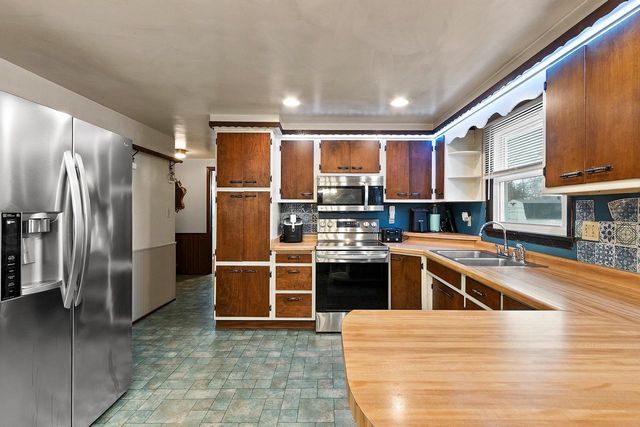 684 LIDA LANE, Green Bay, WI 54304