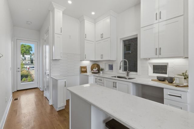 1711 5th Ave N Unit 4, Nashville, TN 37208