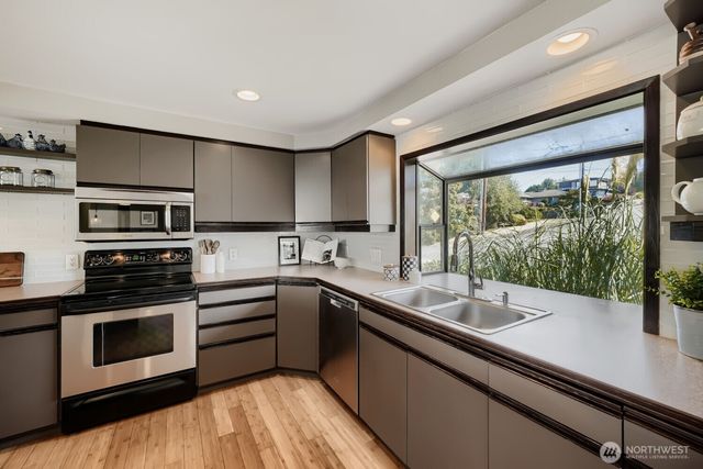 3627 Wells Avenue N, Renton, WA 98056