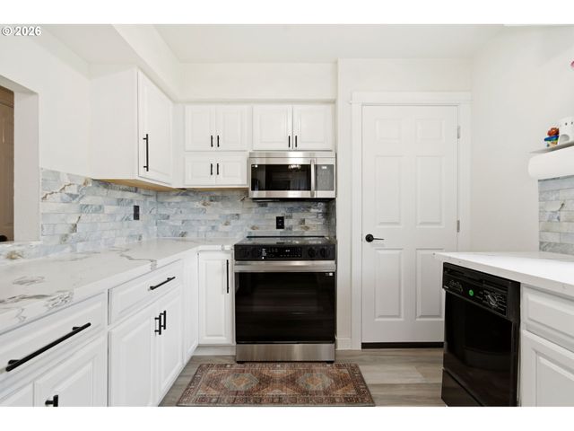 648 Ne STAFFORD St, Portland, OR 97211