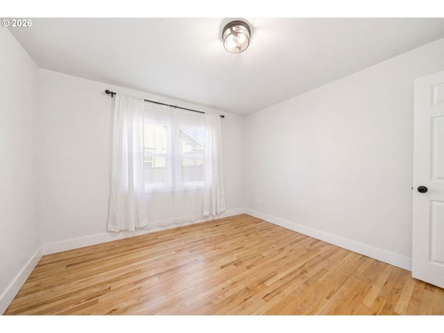 648 Ne STAFFORD St, Portland, OR 97211