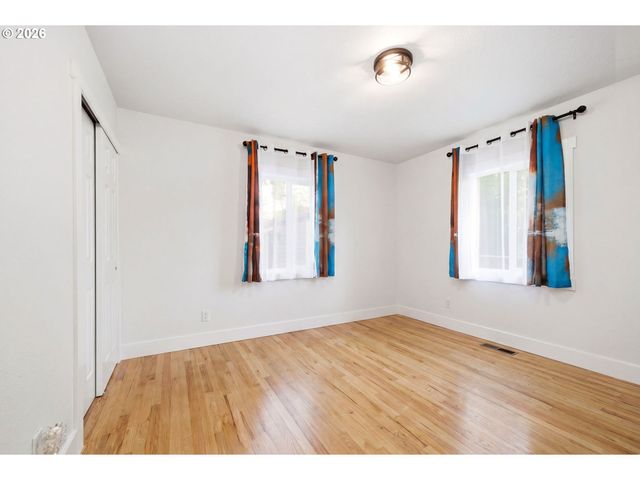648 Ne STAFFORD St, Portland, OR 97211