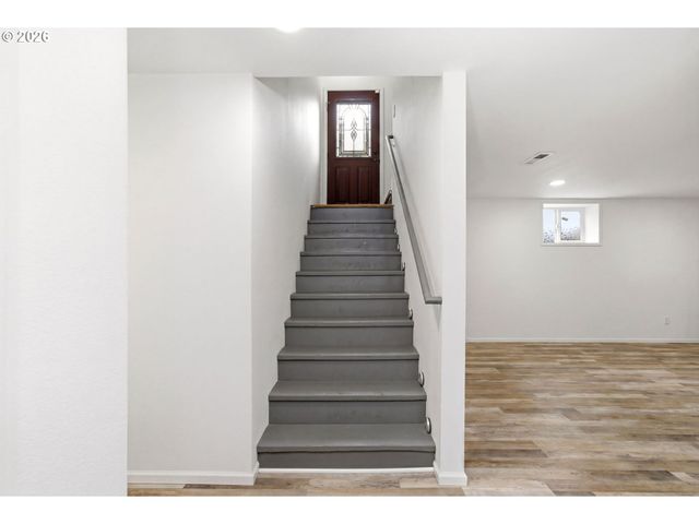 648 Ne STAFFORD St, Portland, OR 97211