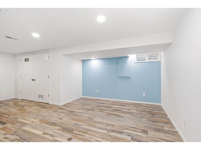648 Ne STAFFORD St, Portland, OR 97211