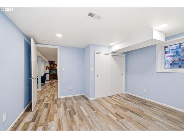 648 Ne STAFFORD St, Portland, OR 97211