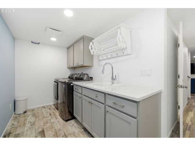 648 Ne STAFFORD St, Portland, OR 97211