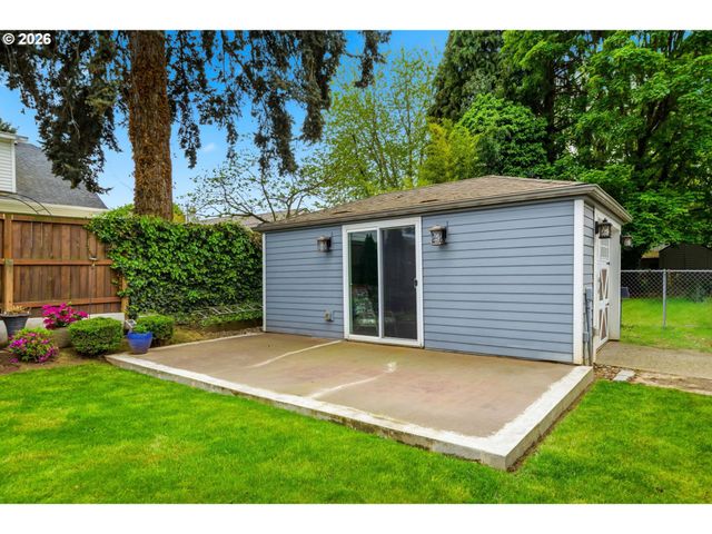 648 Ne STAFFORD St, Portland, OR 97211