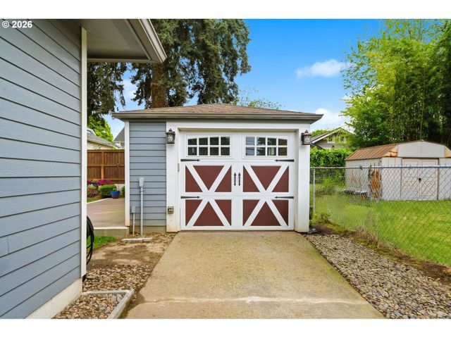 648 Ne STAFFORD St, Portland, OR 97211