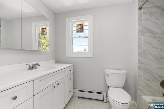 40 Teaneck, Ridgefield Park, NJ 07660