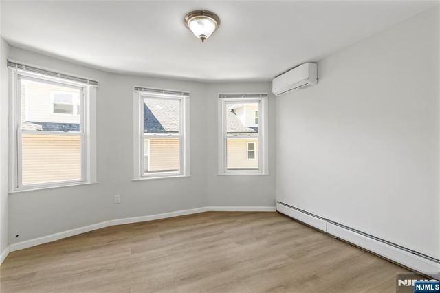 40 Teaneck, Ridgefield Park, NJ 07660