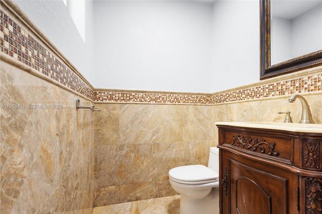 6765 NW 182nd St 104, Hialeah, FL 33015