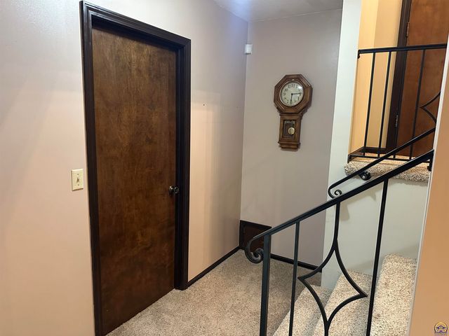 3650 NW Menoken RD, Topeka, KS 66618